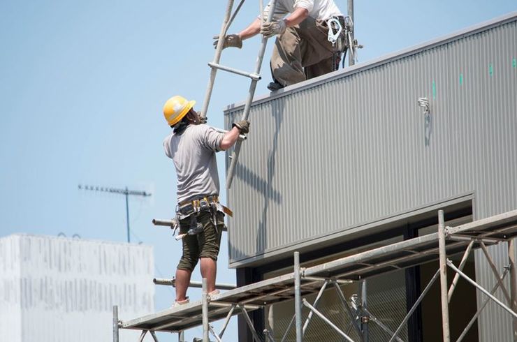 足場の組み立て